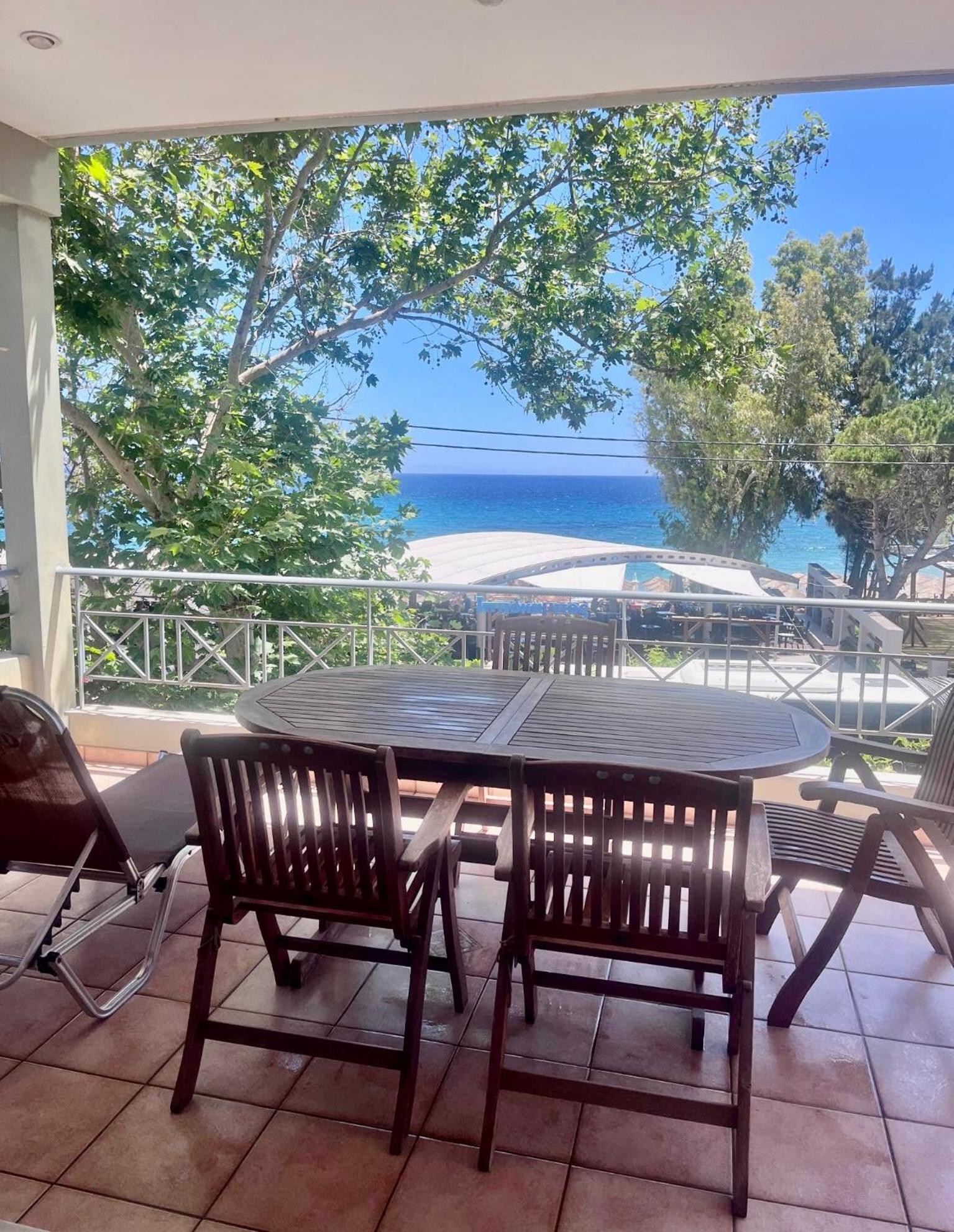 Chloe'S Sunrise Beach House Villa Athen Eksteriør bilde